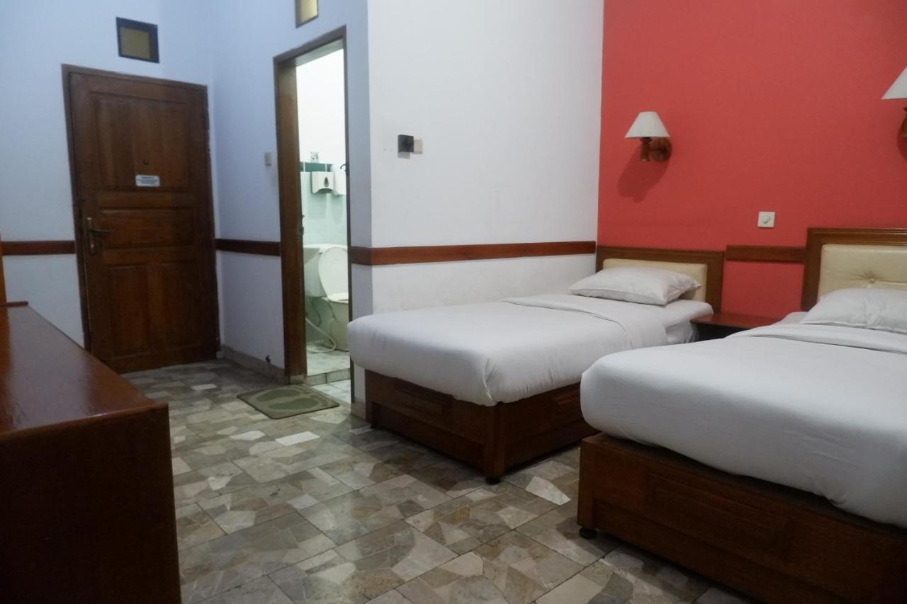 New Bali Indah Hotel Bandung Exteriör bild